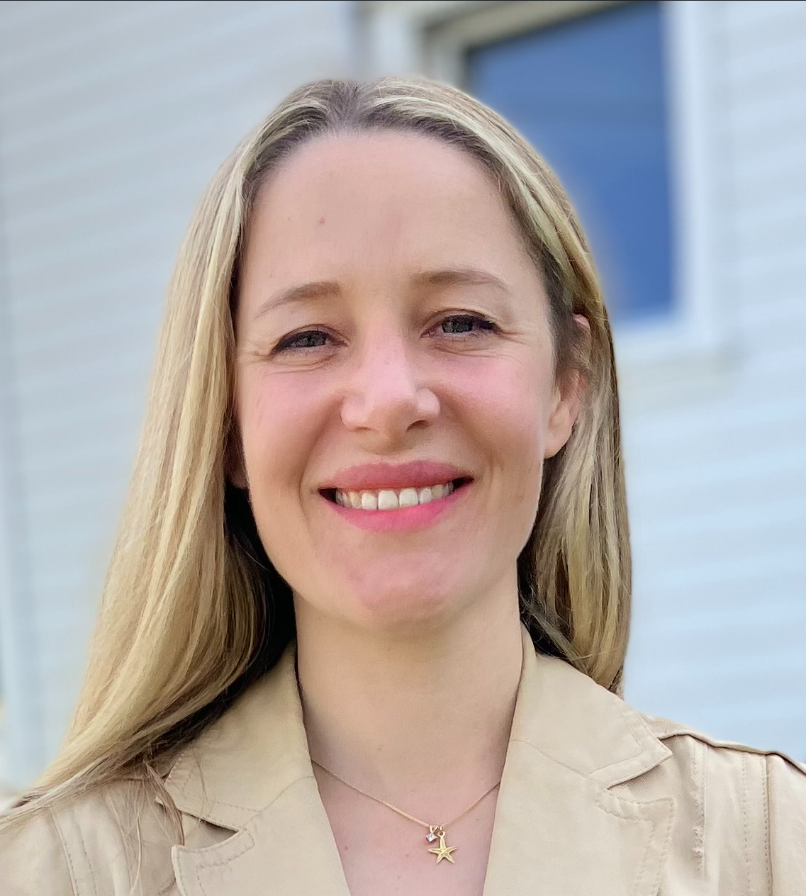 En kvinne med blondt hår