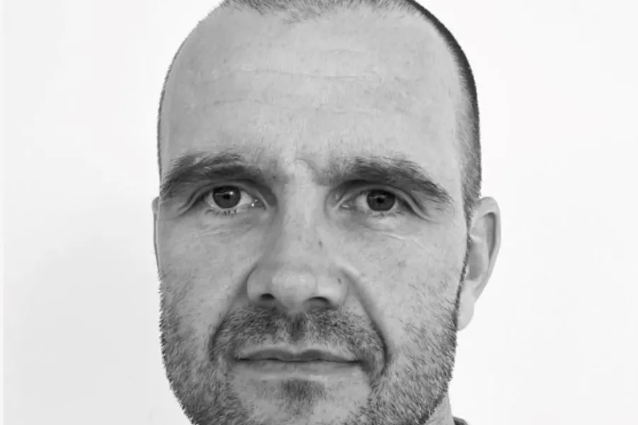 En mann med skjegg