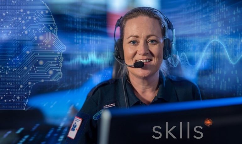 En kvinne med hodetelefoner