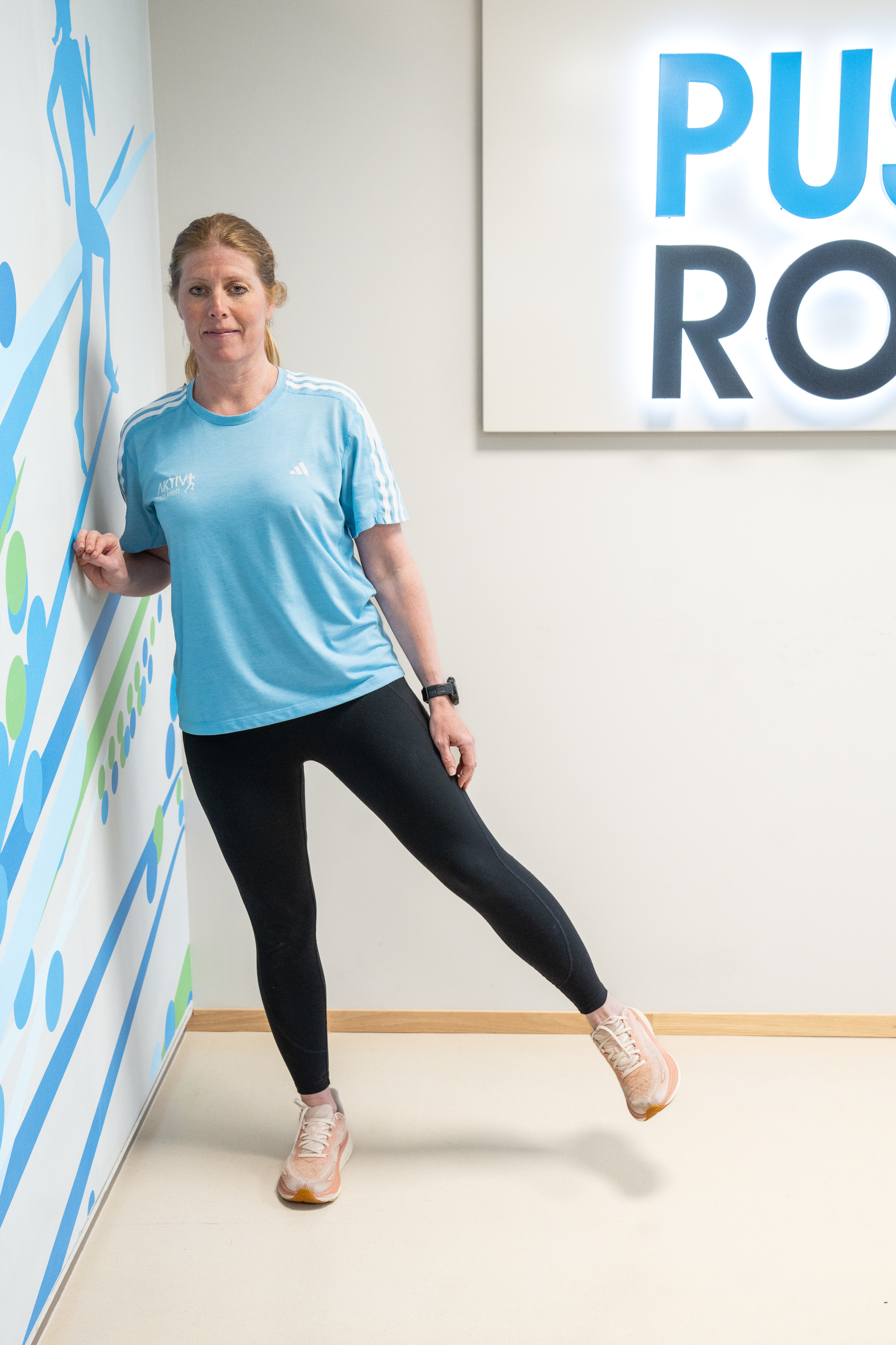 En kvinne som trener