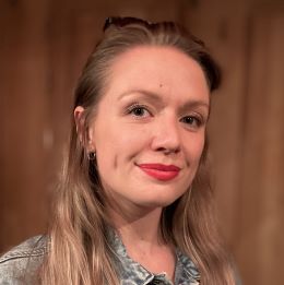 En person med langt hår