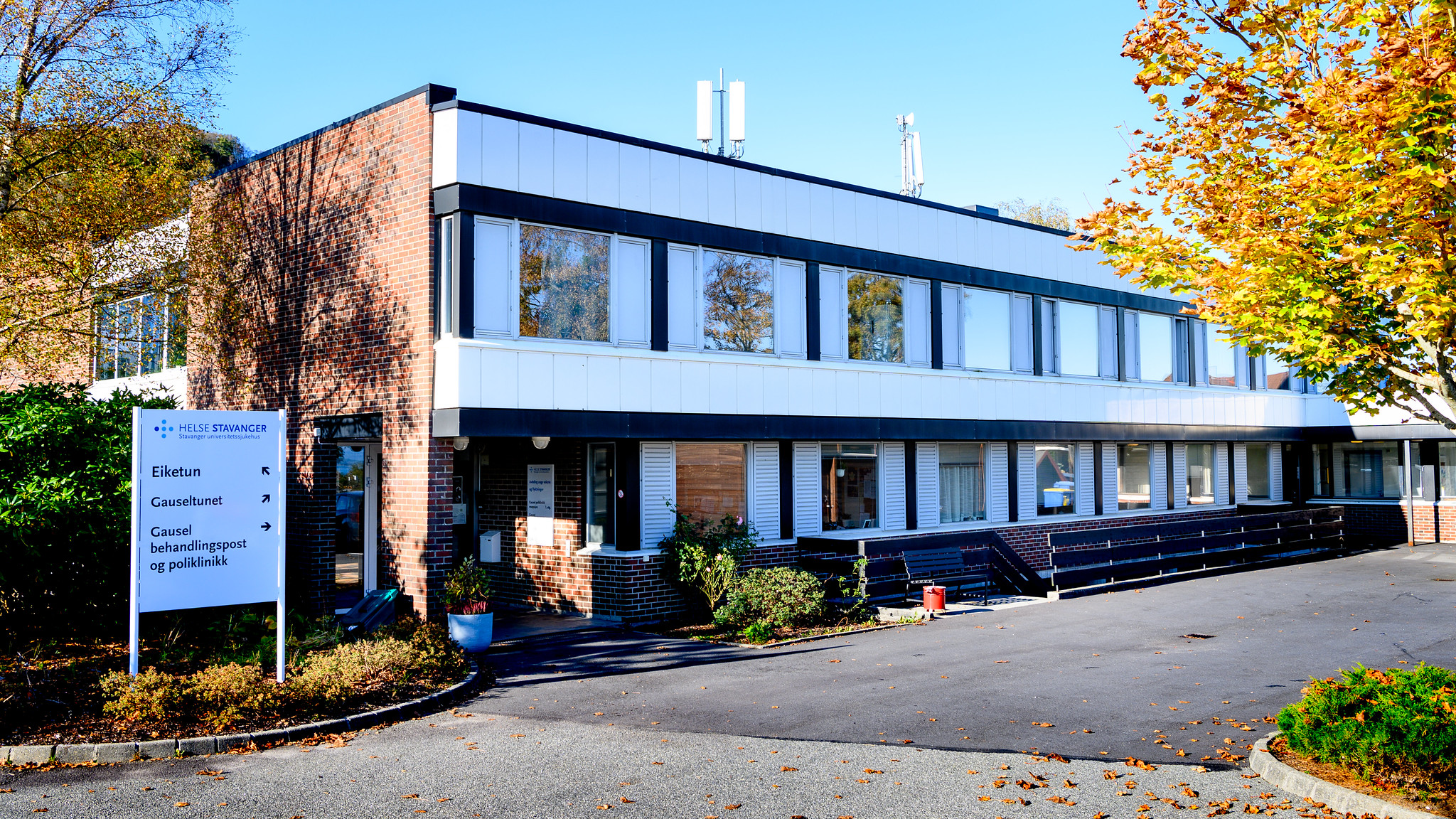 Utendørs bilde av Gausel behandlingspost. 