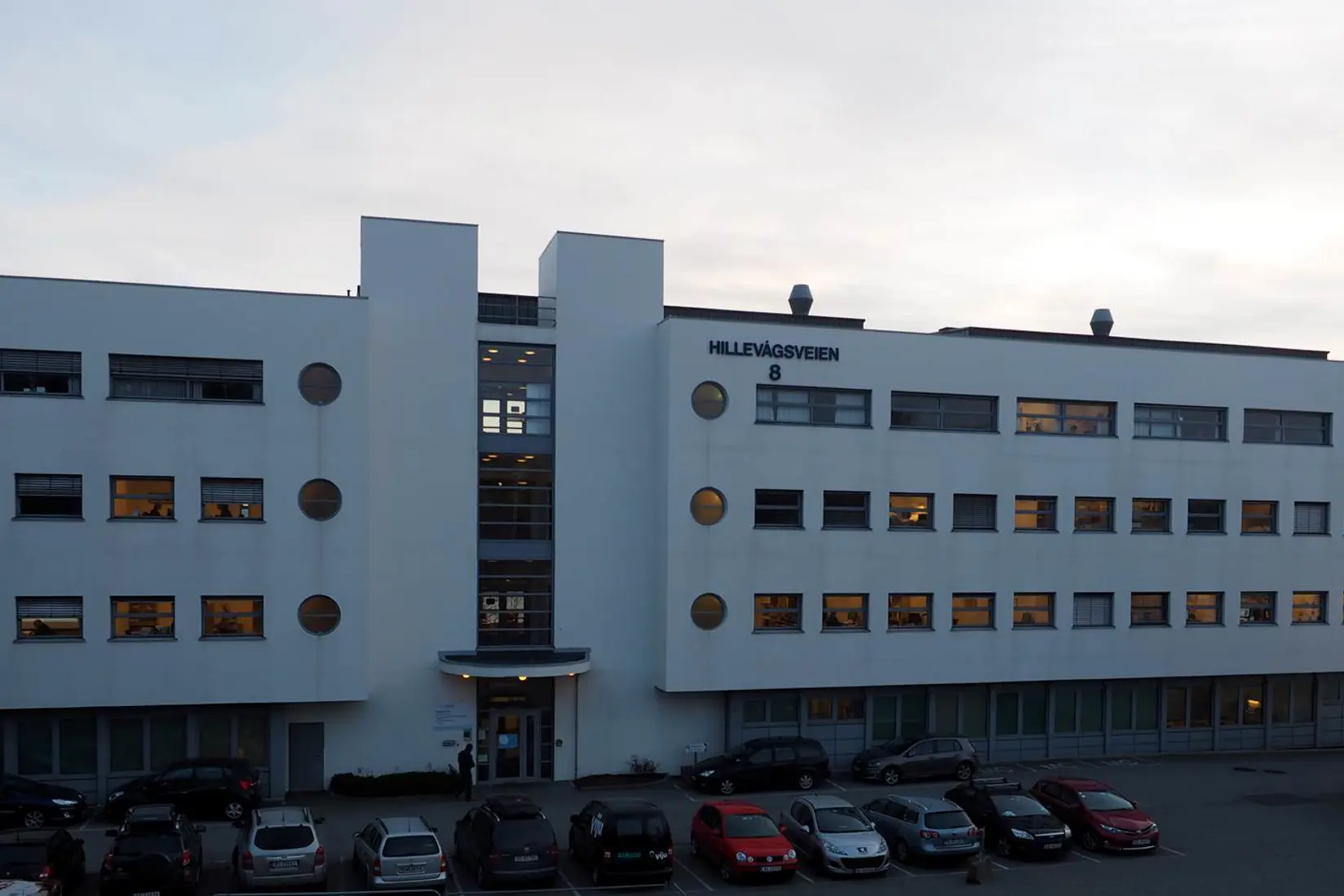 BILDE AV HILLEVÅGSVEIEN 8 FOTO
