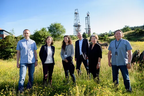 F.v.: Tom Brueland og Kristin Stømer Frafjord fra Kruse Smith, Therese Sæland Øvernes (Nye SUS), Geir Endresen (Kruse Smith), Kari Gro Johanson (SUS2023) og Bent Ove Tjøtta fra Kruse Smith.