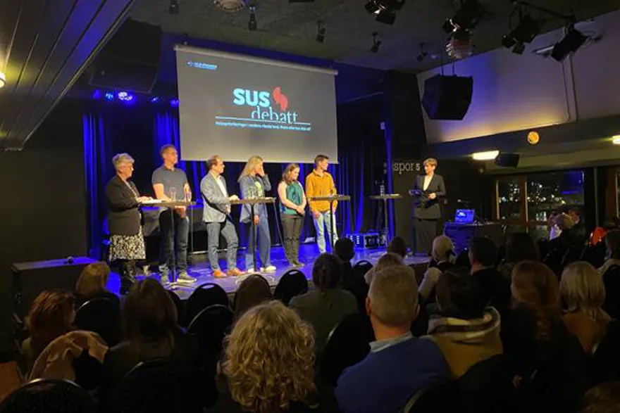 En gruppe mennesker på en scene