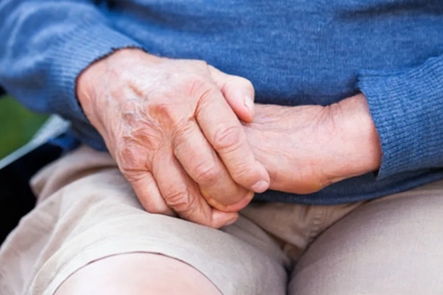 Et nærbilde av en babys fot