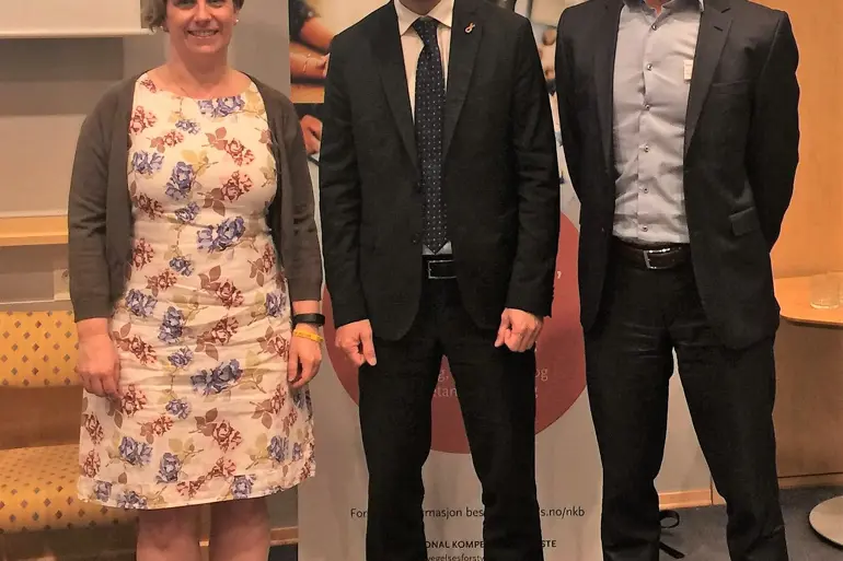 ParknisonNet koordinator Michalea Gjerstad sammen med Bent Høie og Guido Alves