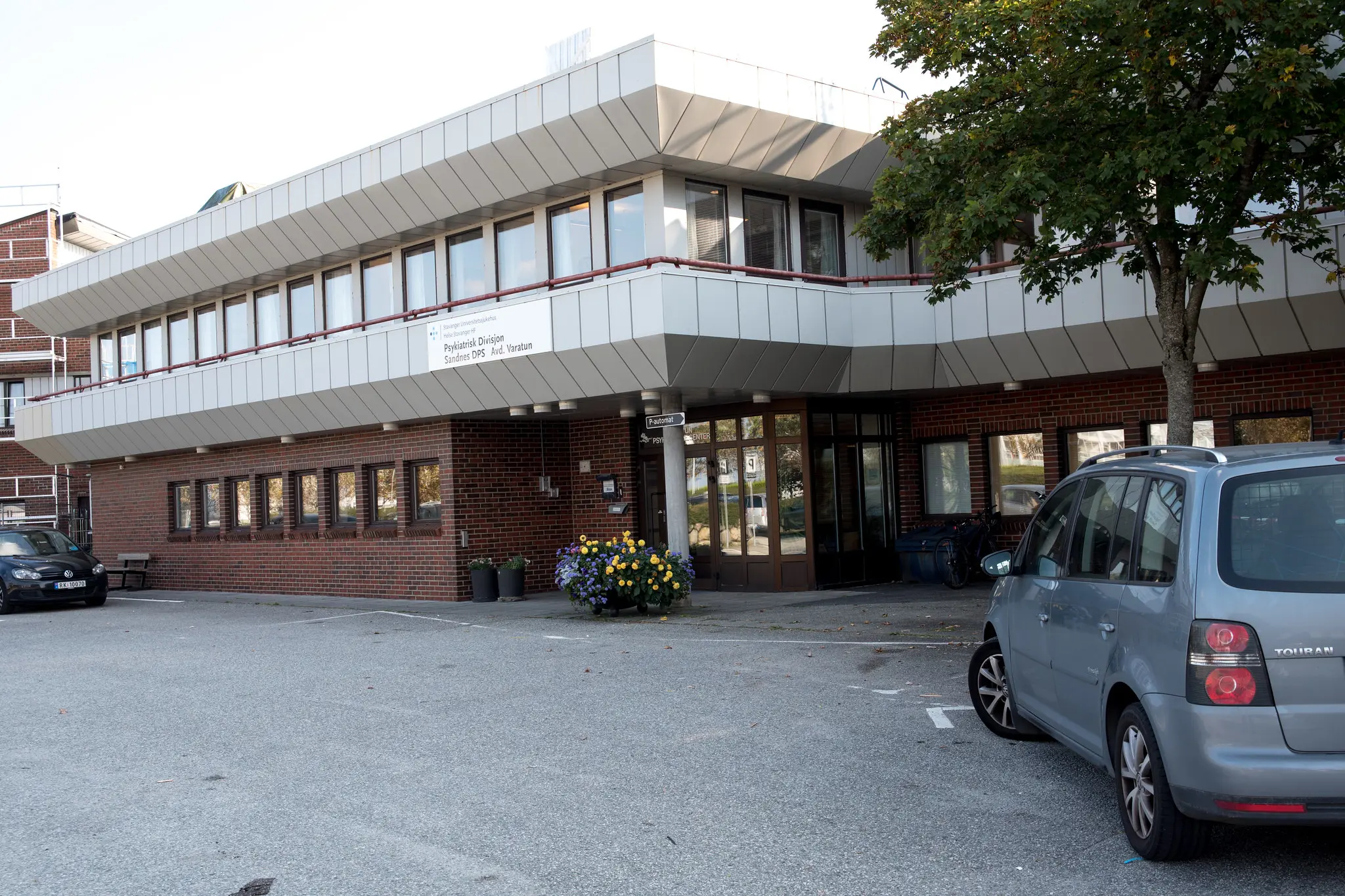 Bilde av en bygning som huser Sandnes disktriktspsykiatriske senter (DPS).