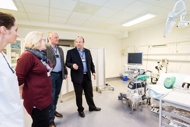 Omvisning på den nye poliklinikken.