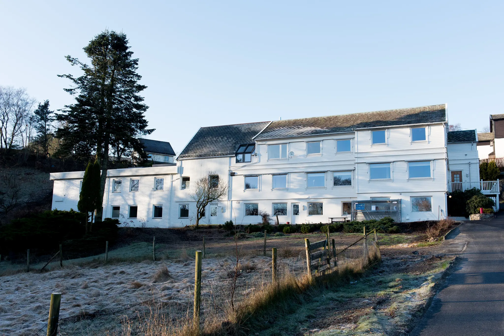 Et stort hvitt hus