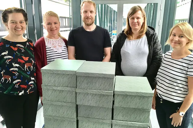 gaveesker og LUB Rogaland i gangen på SUS.