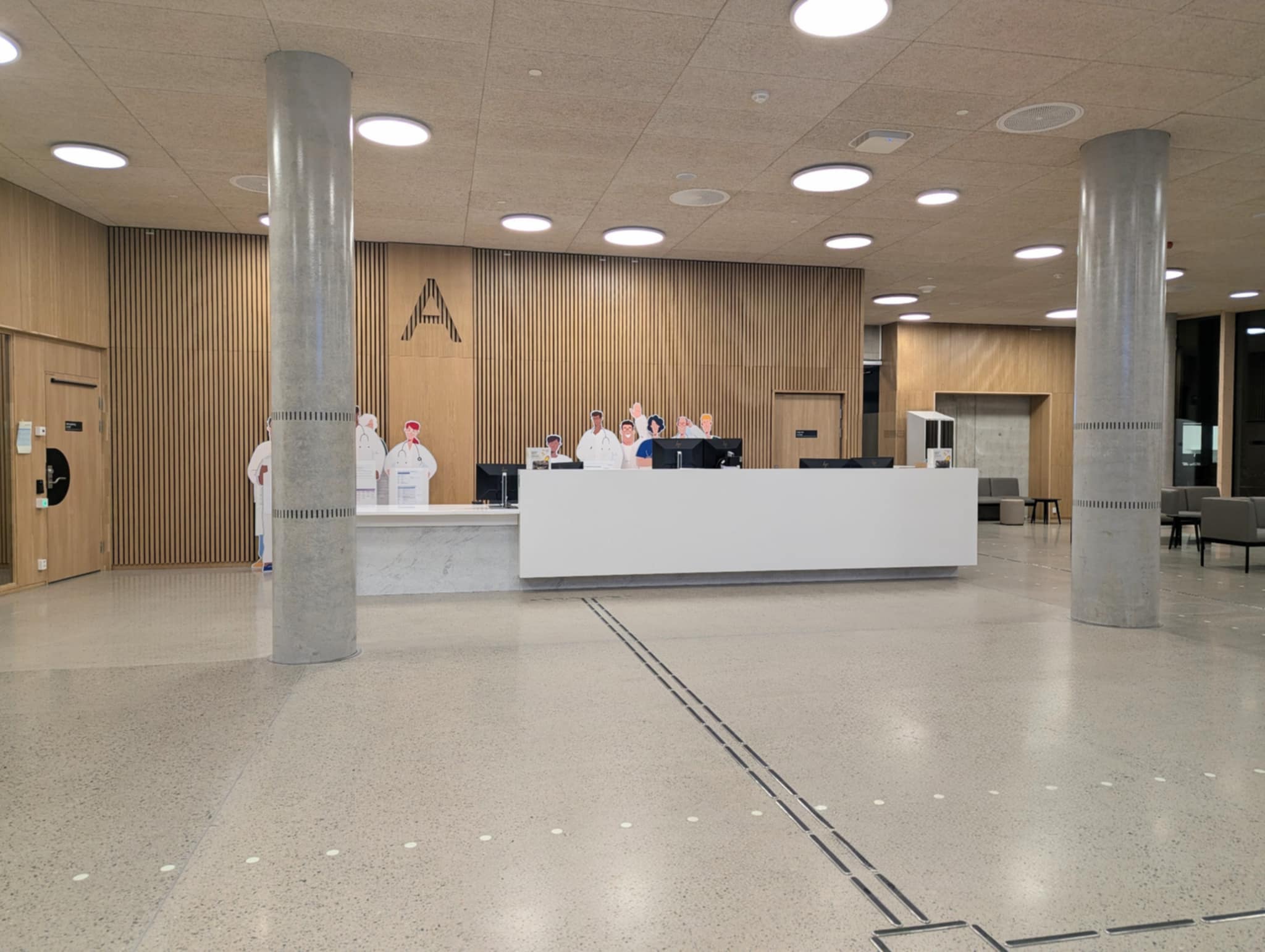 En gruppe personer i et rom