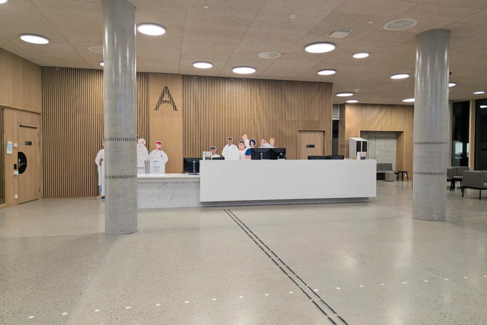 En gruppe personer i et rom