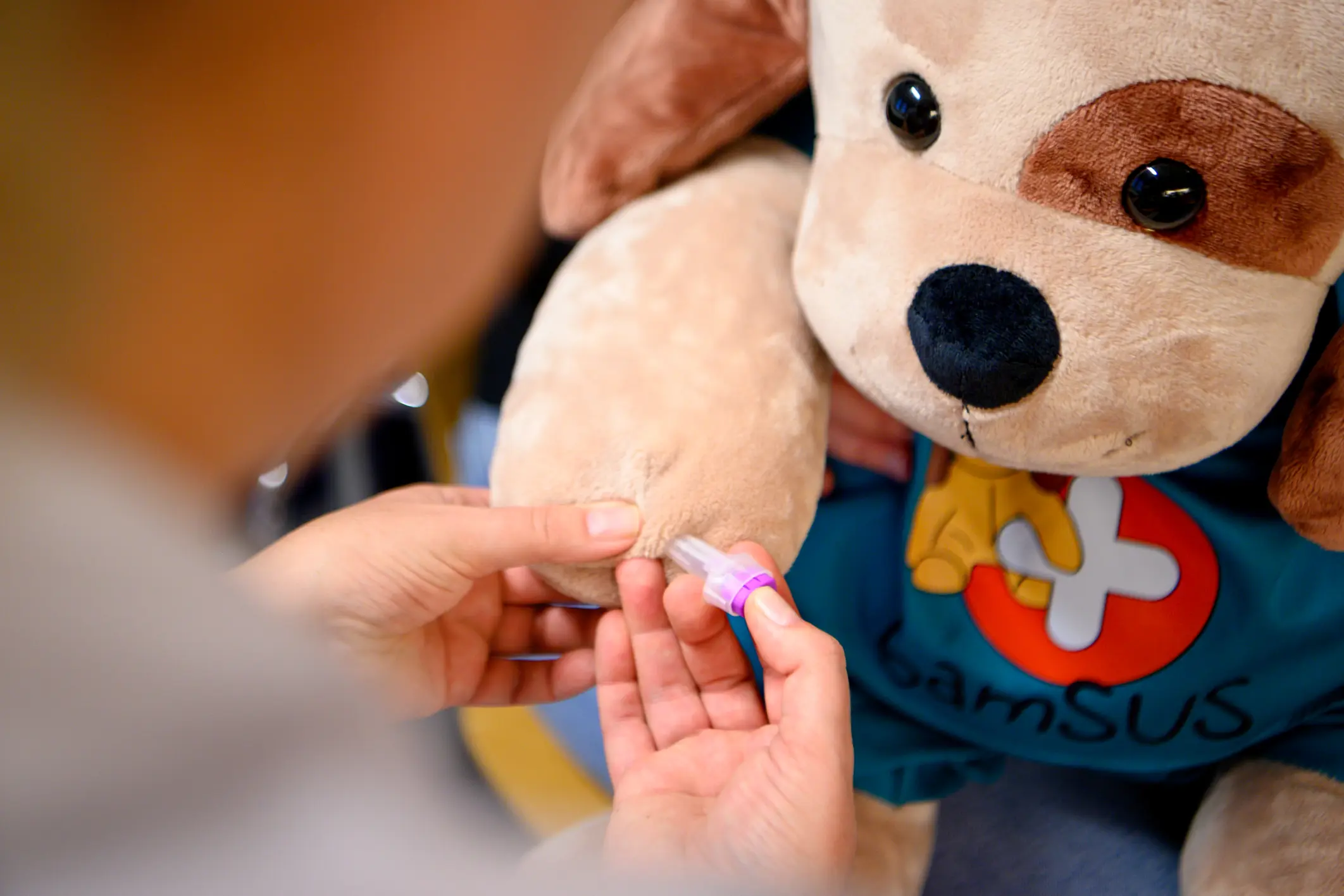 Bamse som tar blodprøve